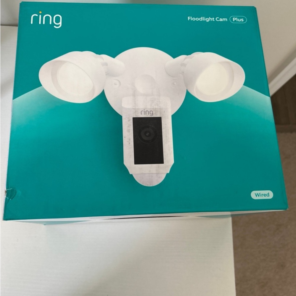 Ring  Flood light with camera 1080p “Or Best Offer”